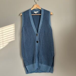 Simply Noelle Cozy Blue v-neck sweater vest size S